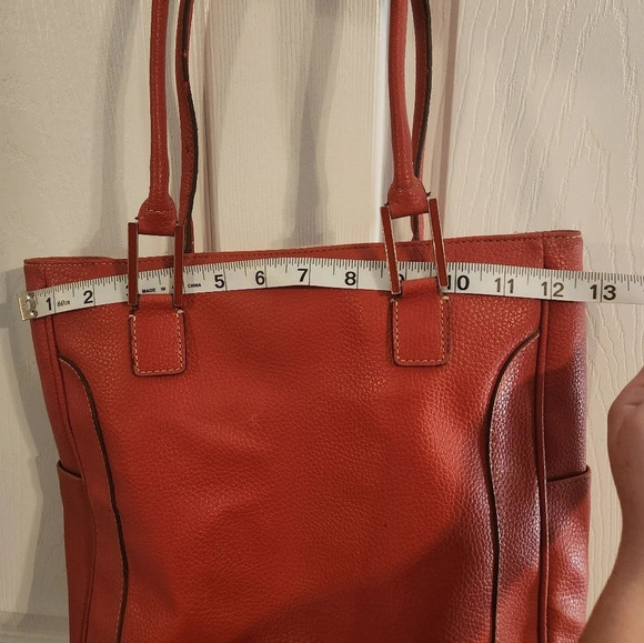 Vintage Tommy Hilfiger Red Faux Leather square Shoulder Bag, 90's, Retro - Picture 15 of 16